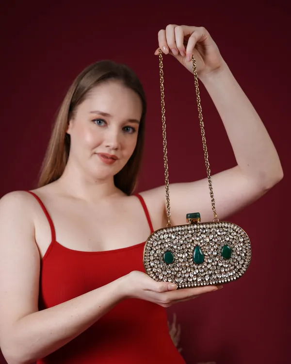 Empress_Noor_Crystal_Clutch
